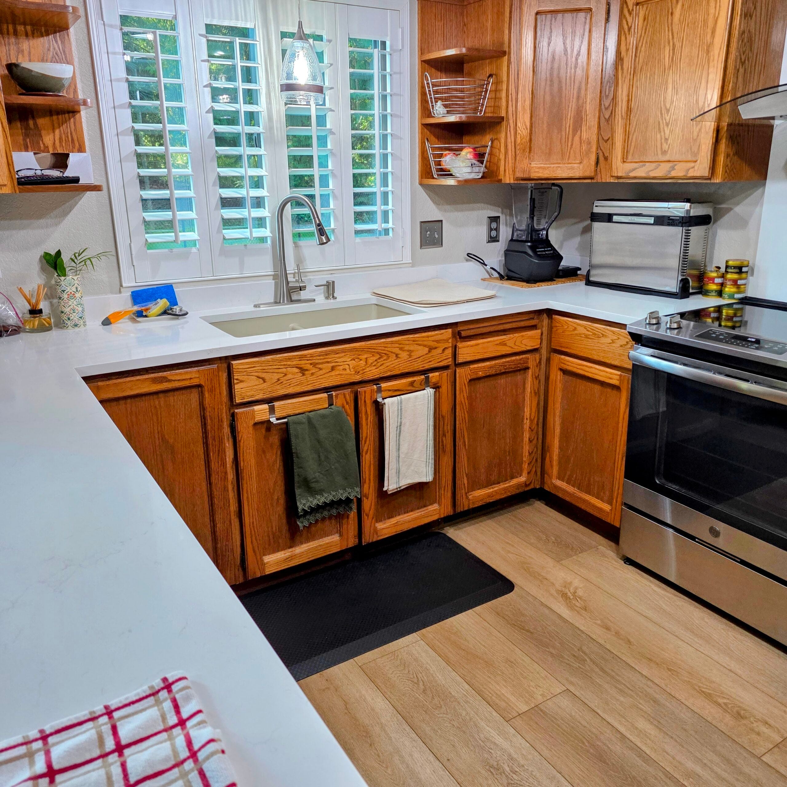 Kitchen after residential cleaning in Kitsap County by NW Cleaning Crew
